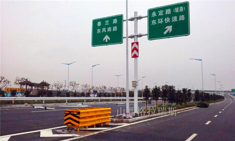 浙江温州高速收费站导向防撞垫匝道口防撞垫ts级带检测报告